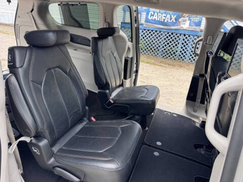 2017 Chrysler Pacifica Touring-L Plus