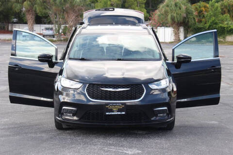 2022 Chrysler Pacifica Touring L