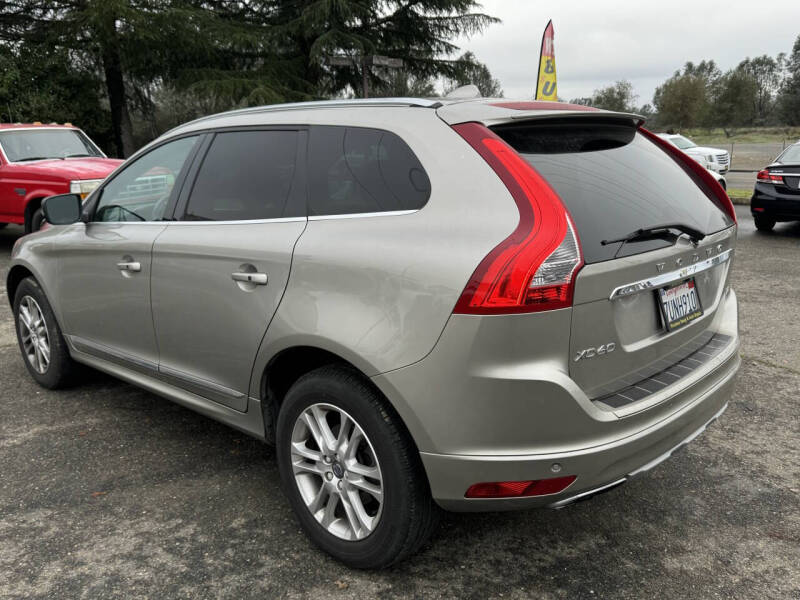 2016 Volvo XC60 T5 Drive-E Premier