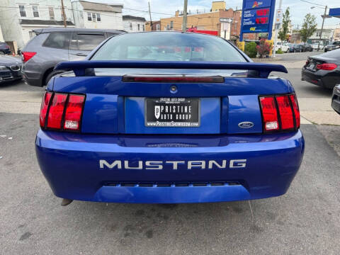 2004 Ford Mustang