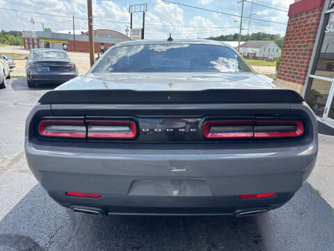 2018 Dodge Challenger SXT Plus