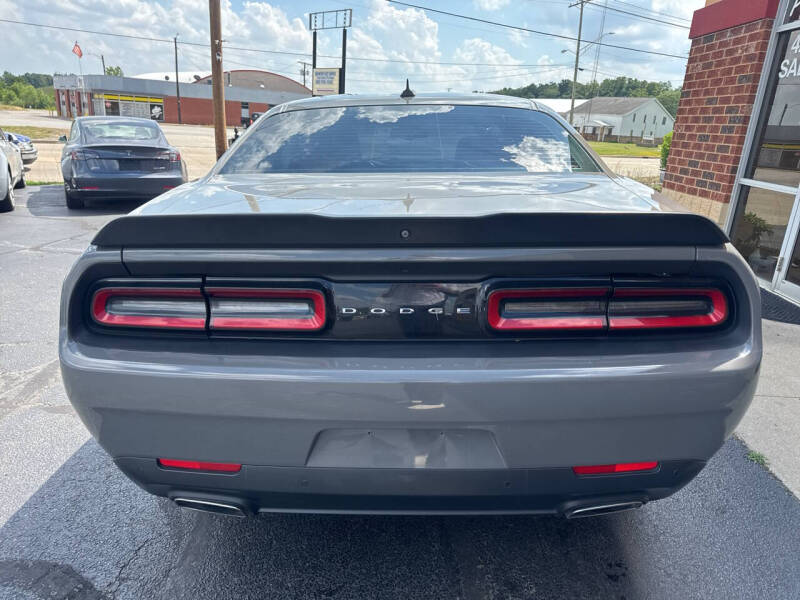 2018 Dodge Challenger SXT Plus