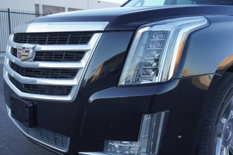 2018 Cadillac Escalade ESV Luxury