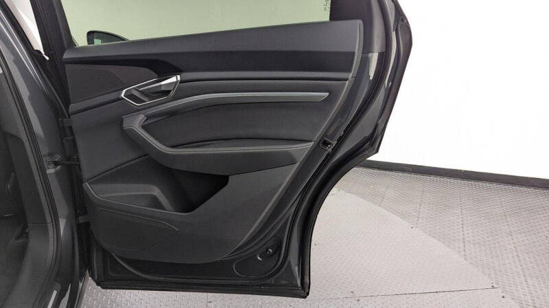 2024 Audi Q8 e-tron quattro Premium