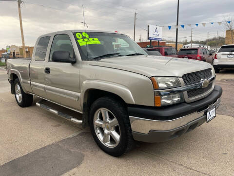 2004 Chevrolet Silverado 1500 for sale at Apollo Auto Sales LLC in Sioux City IA