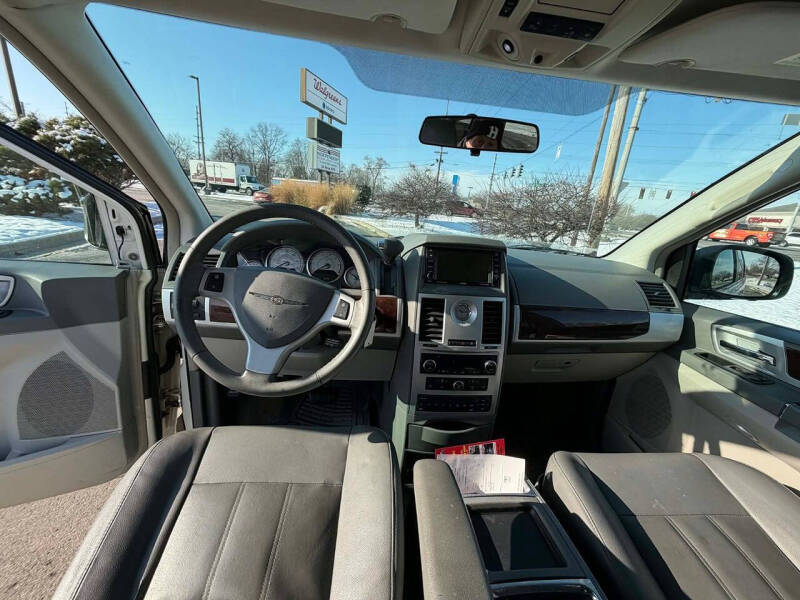 2010 Chrysler Town and Country Touring