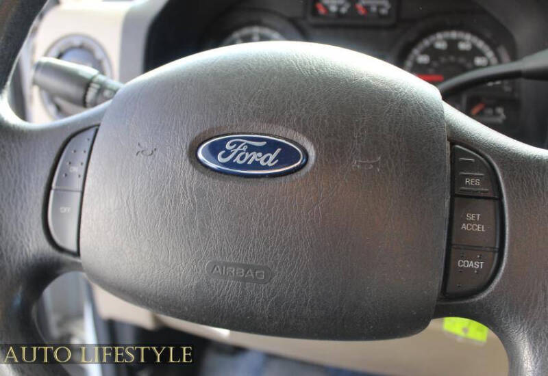 2014 Ford E-Series E-450 SD