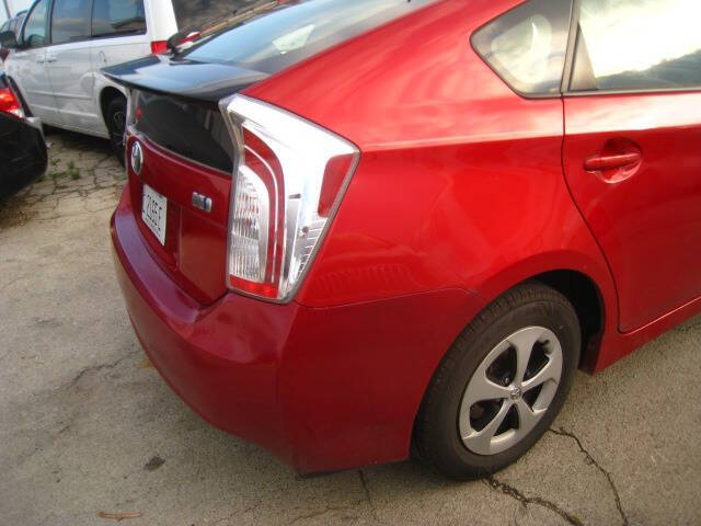 2014 Toyota Prius Two photo 11