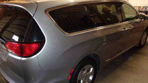 2017 Chrysler Pacifica Touring-L Plus