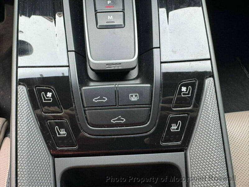 2025 Porsche 911 Carrera