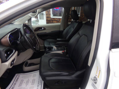 2017 Chrysler Pacifica Touring Plus