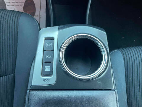 2015 Toyota Prius v Three