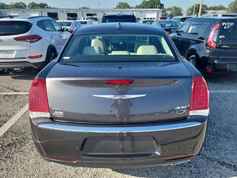 2018 Chrysler 300