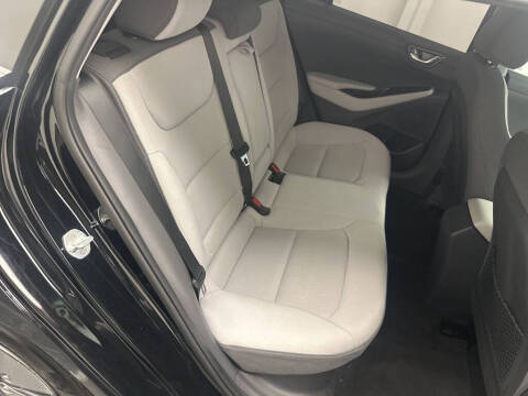 2022 Hyundai Ioniq Hybrid SE