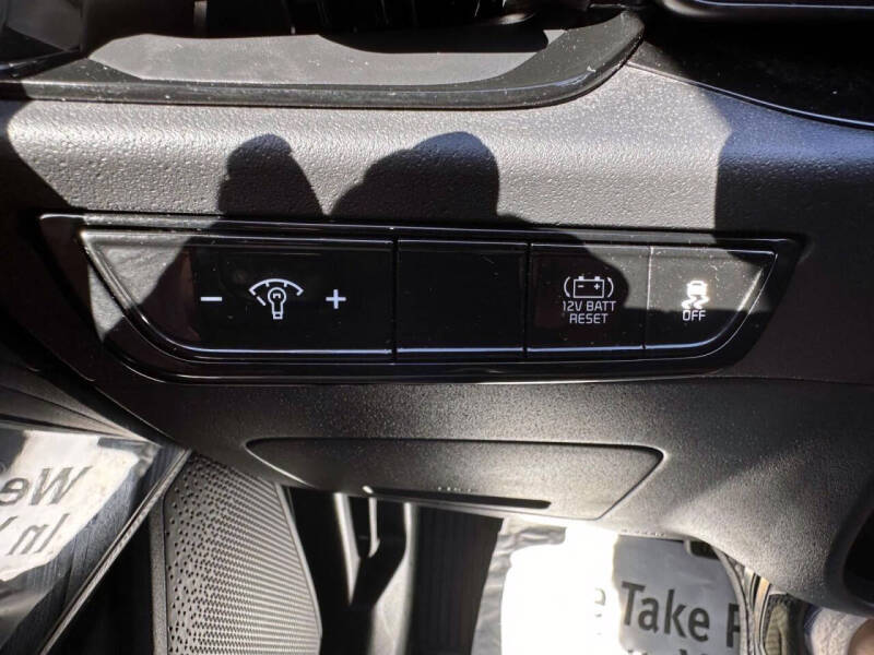 2023 Kia Niro EX
