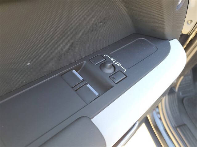 2024 Land Rover Defender 90 P300 S