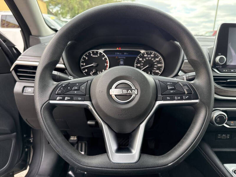 2023 Nissan Altima 2.5 SV