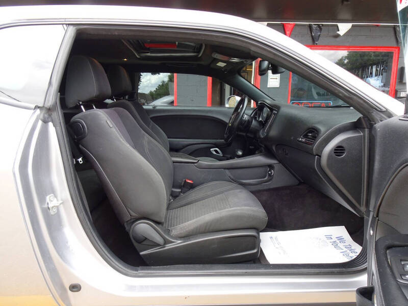 2016 Dodge Challenger SXT