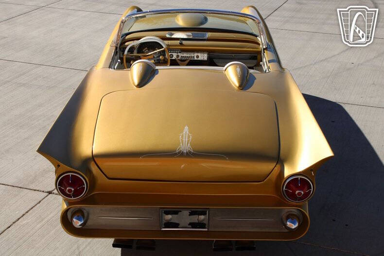 1957 Ford Thunderbird