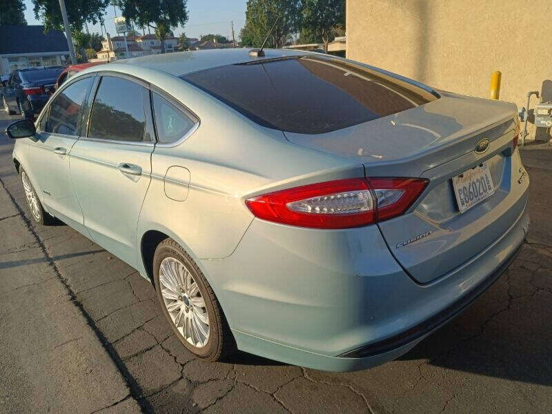 2013 Ford Fusion Hybrid SE