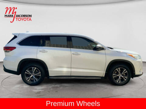 2017 Toyota Highlander LE Plus