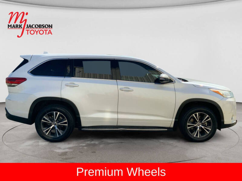 2017 Toyota Highlander LE Plus