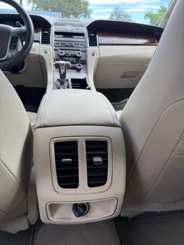 2010 Ford Taurus SEL