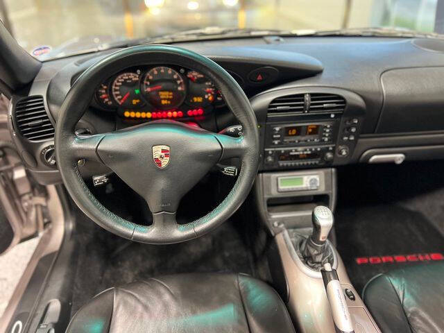 2002 Porsche 911 Carrera 4