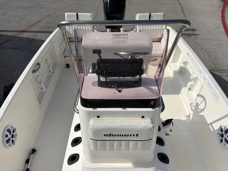 2019 Bayliner Element F18