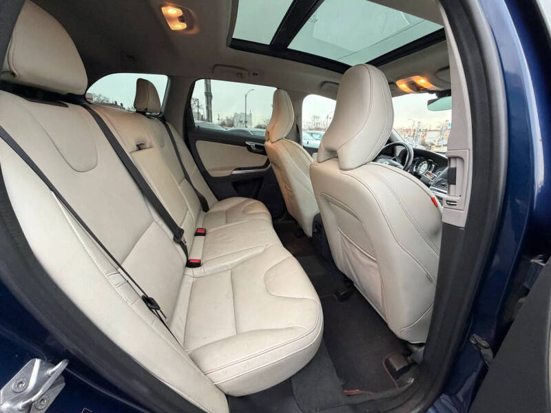 2015 Volvo XC60 T6 Platinum