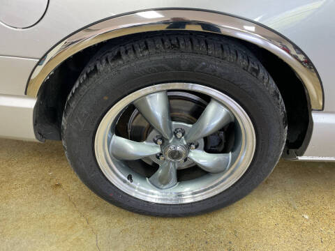 2004 Ford Thunderbird Deluxe