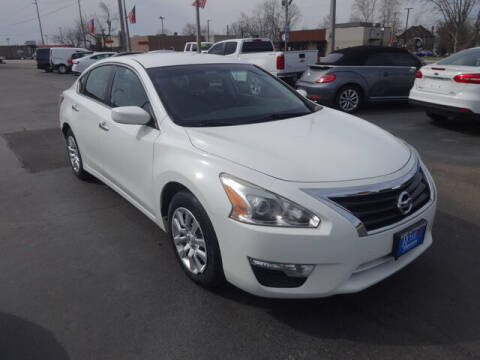 2015 Nissan Altima for sale at ROSE AUTOMOTIVE in Hamilton OH