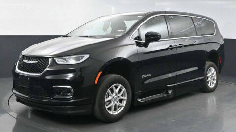 2024 Chrysler Pacifica Touring