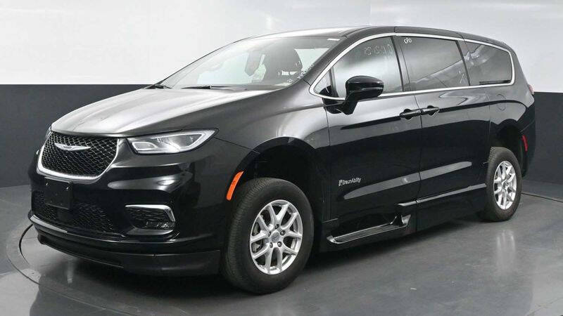 2024 Chrysler Pacifica Touring