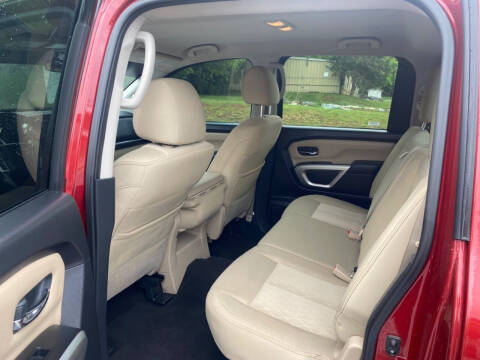 2017 Nissan Titan SV