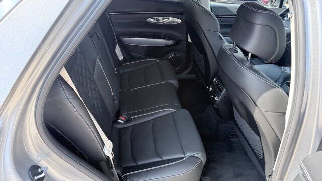 2023 Genesis Electrified GV70