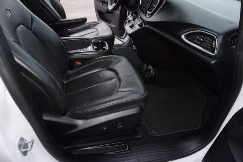 2020 Chrysler Pacifica Touring L Plus