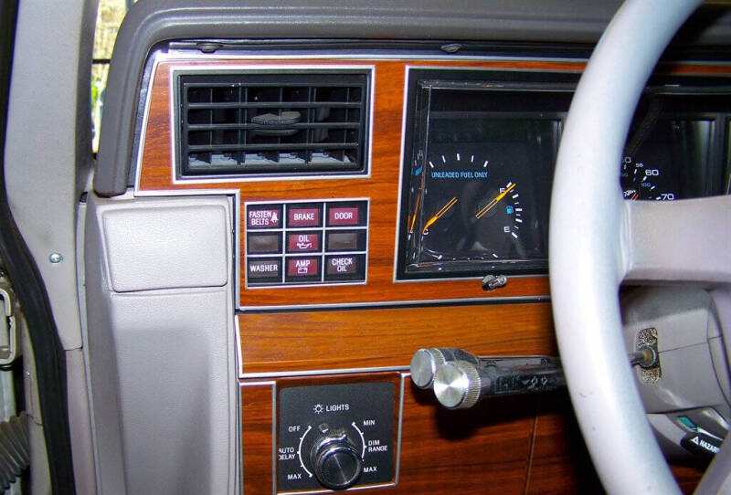 1988 Lincoln Town Car Signature