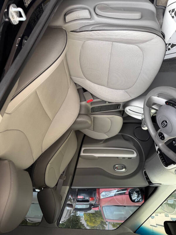 2015 Kia Soul EV +