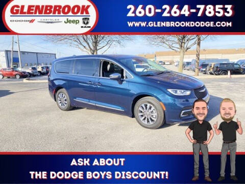 2022 Chrysler Pacifica Hybrid for sale at Glenbrook Dodge Chrysler Jeep Ram and Fiat in Fort Wayne IN