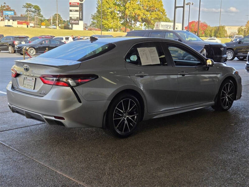 2024 Toyota Camry Hybrid SE