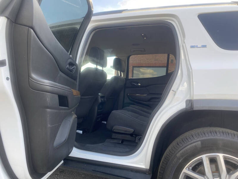 2017 GMC Acadia SLE-2