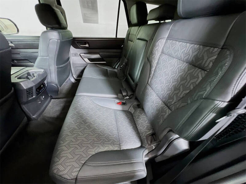 2024 Toyota Sequoia SR5