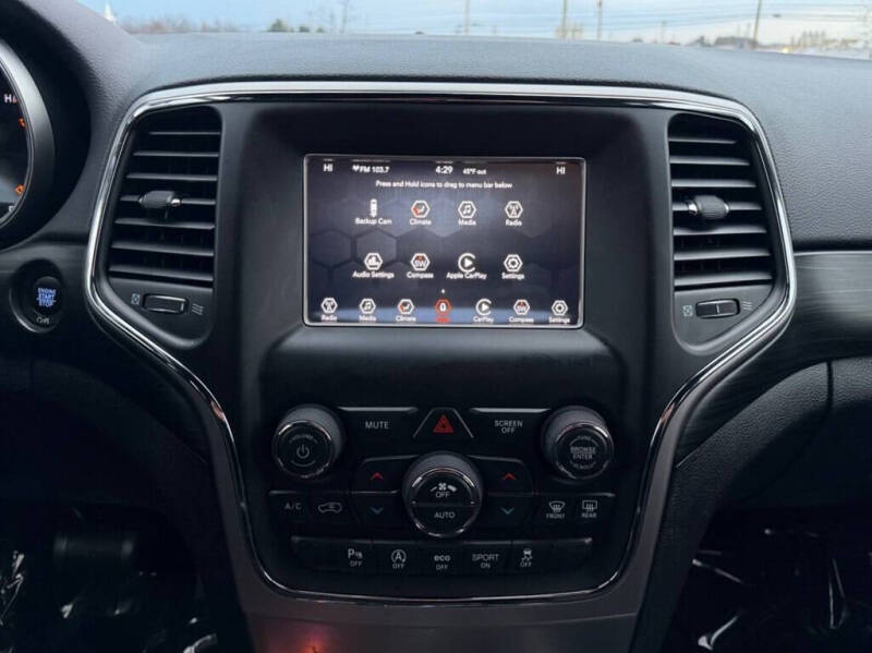 2019 Jeep Grand Cherokee Laredo