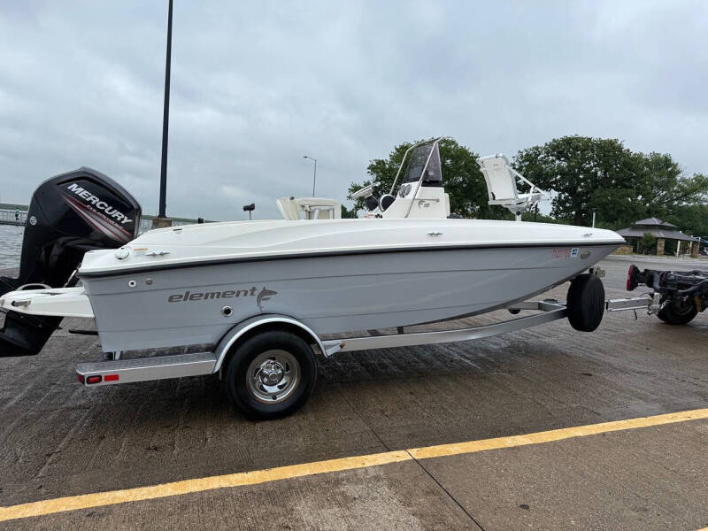 2019 Bayliner Element F18