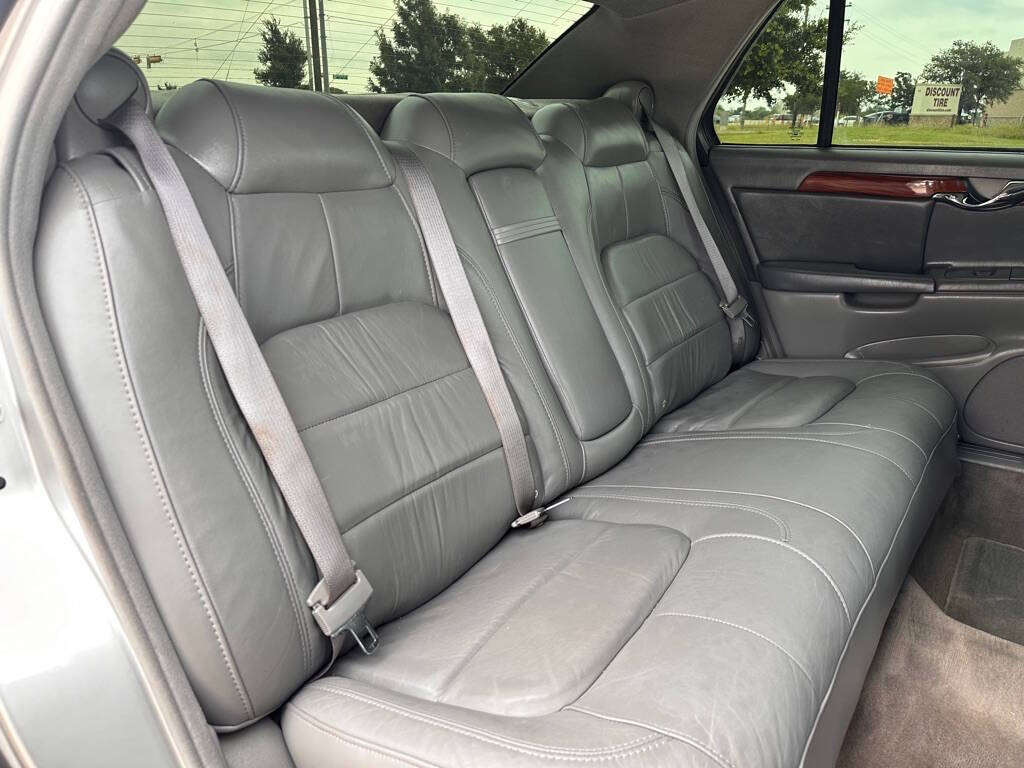 2005 Cadillac DeVille for sale at BANKERS AUTOS in Denton, TX