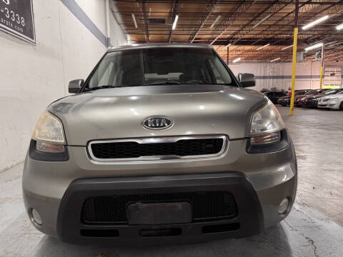 2010 Kia Soul +