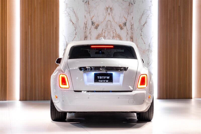 2024 Rolls-Royce Phantom