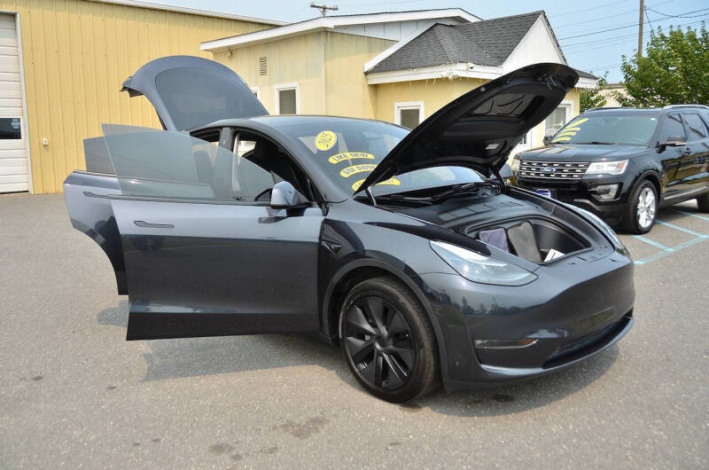 2025 Tesla Model Y Long Range