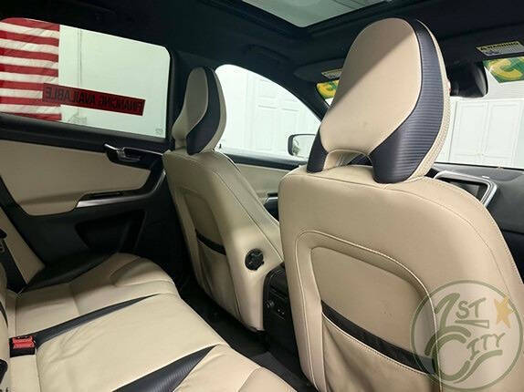 2013 Volvo XC60 T6 R-Design Platinum